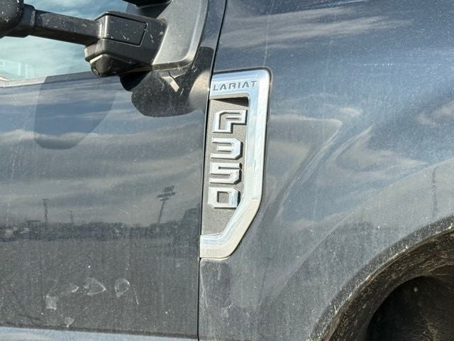 2022 Ford F-350SD Lariat DRW
