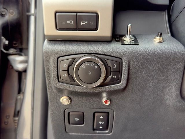 2022 Ford F-350SD Lariat DRW