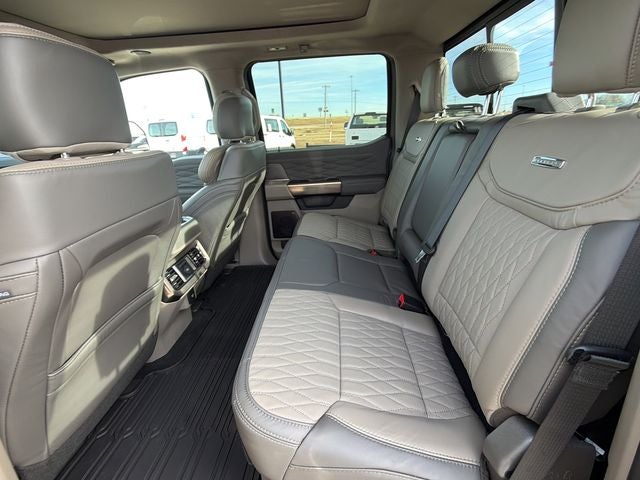 2026 Ford F-450SD Platinum Plus | 24' American Force Wheels | Airbag Suspensi