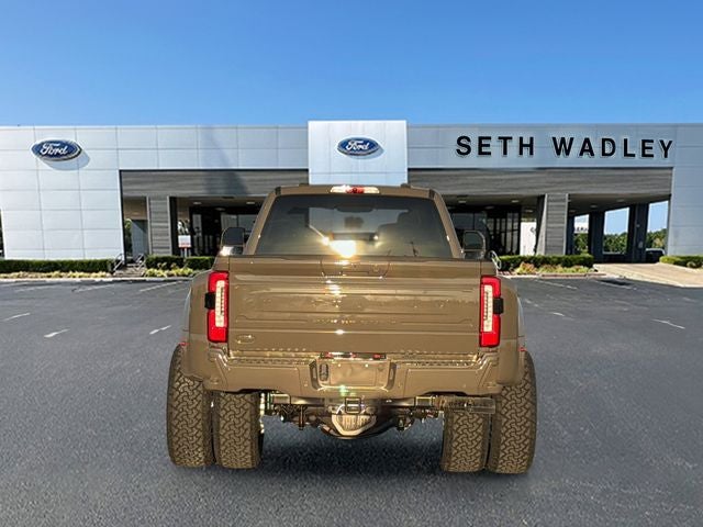 2026 Ford F-450SD Platinum Plus | 24' American Force Wheels | Airbag Suspensi