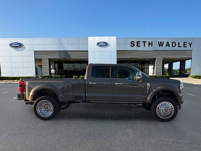 2026 Ford F-450SD Platinum Plus | 24' American Force Wheels | Airbag Suspensi