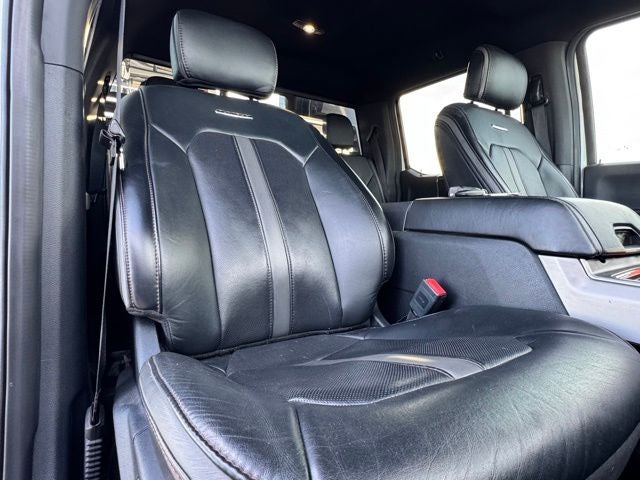 2020 Ford F-450SD Platinum DRW | Hauler Bed