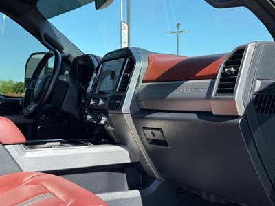 2022 Ford F-450SD Platinum