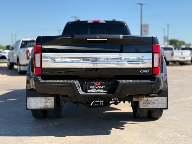 2022 Ford F-450SD Platinum