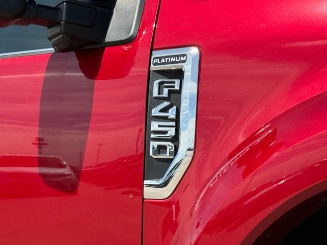 2022 Ford F-450SD Platinum
