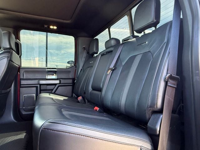 2022 Ford F-450SD Platinum