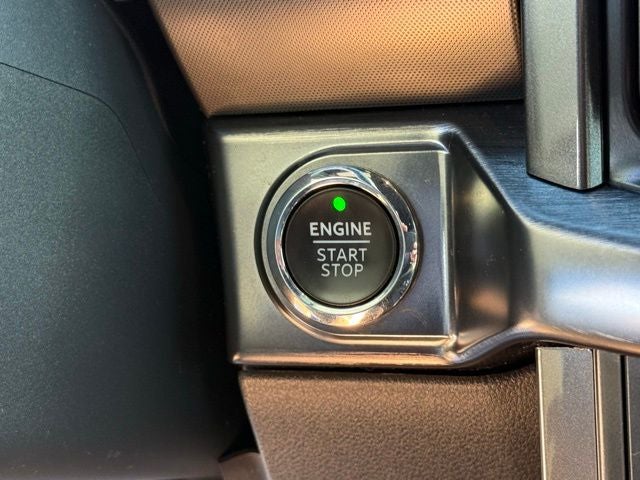 2022 Ford F-150 Lariat Black Appearance Pkg