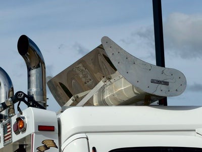 2006 Freightliner M2 102 Hauler