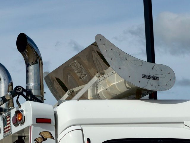 2006 Freightliner M2 102 Hauler