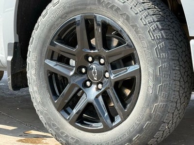 2024 Chevrolet Silverado 1500 Custom 4WD | Blackout Pkg