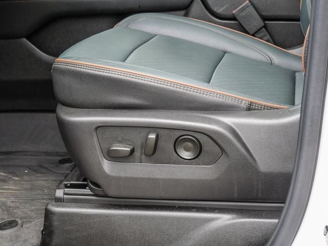 2025 GMC Yukon AT4
