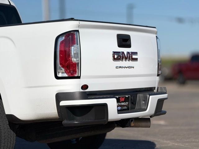 2022 GMC Canyon Elevation Black wheels