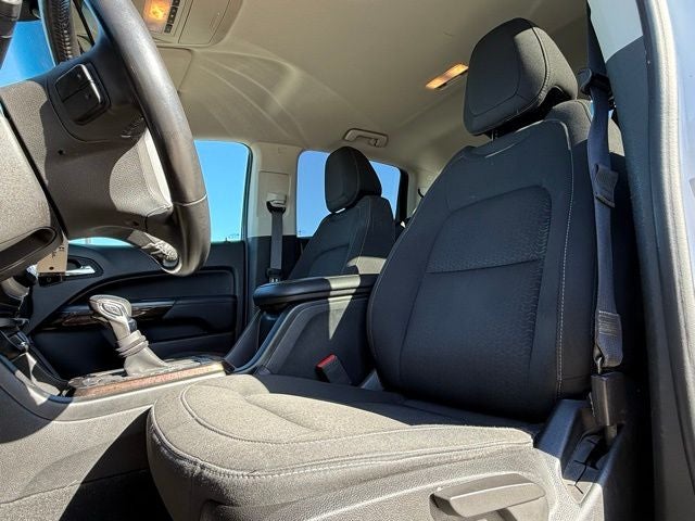 2022 GMC Canyon Elevation Black wheels