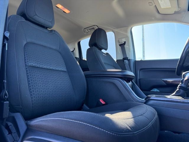 2022 GMC Canyon Elevation Black wheels