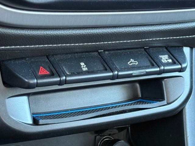 2022 GMC Canyon Elevation Black wheels