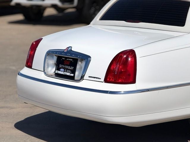 2002 Lincoln Town Car Executive Krystal Limo Conversion