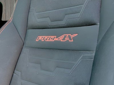 2022 Nissan Frontier PRO-4X V6 | Technology Pkg