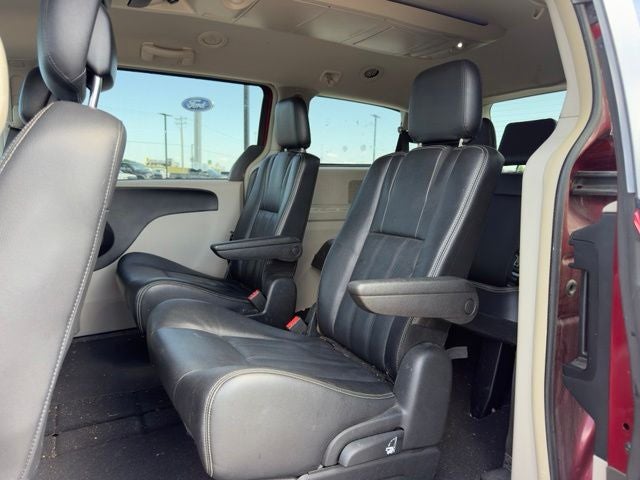 2014 Chrysler Town & Country Touring