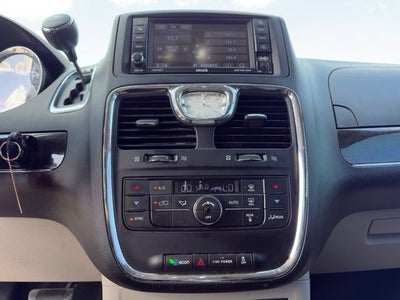 2014 Chrysler Town & Country Touring
