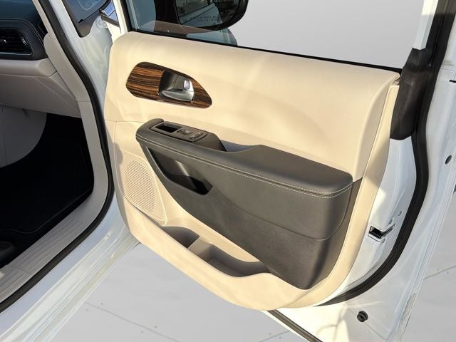 2024 Chrysler Pacifica Limited AWD | 7 Passenger