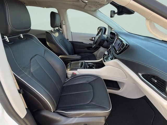 2024 Chrysler Pacifica Limited AWD | 7 Passenger
