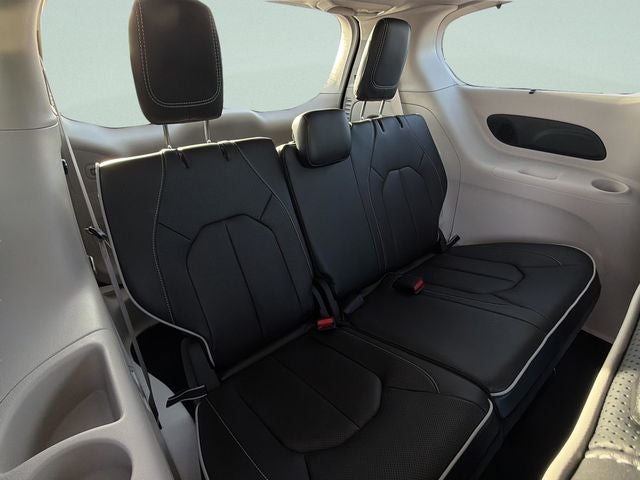 2024 Chrysler Pacifica Limited AWD | 7 Passenger