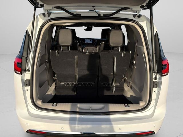 2024 Chrysler Pacifica Limited AWD | 7 Passenger