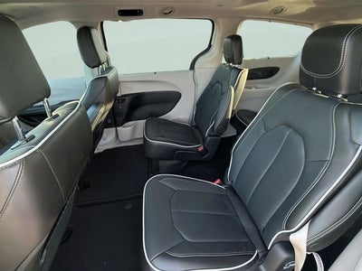 2024 Chrysler Pacifica Limited AWD | 7 Passenger