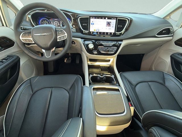 2024 Chrysler Pacifica Limited AWD | 7 Passenger