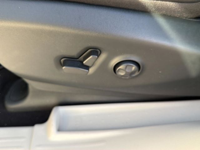 2024 Chrysler Pacifica Limited AWD | 7 Passenger