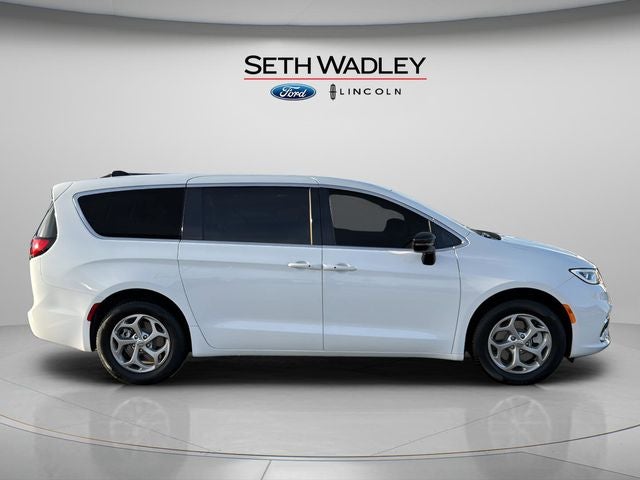 2024 Chrysler Pacifica Limited AWD | 7 Passenger