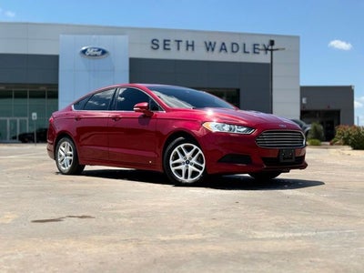 2016 Ford Fusion SE Super clean, Local trade