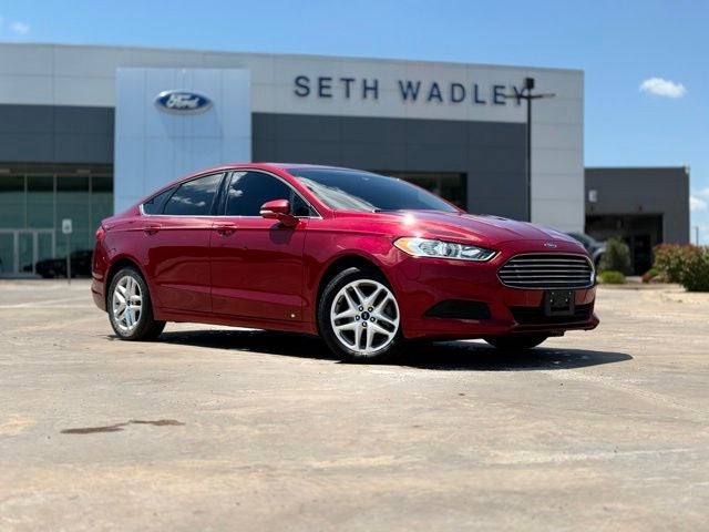2016 Ford Fusion SE Super clean, Local trade