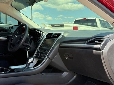 2016 Ford Fusion SE Super clean, Local trade