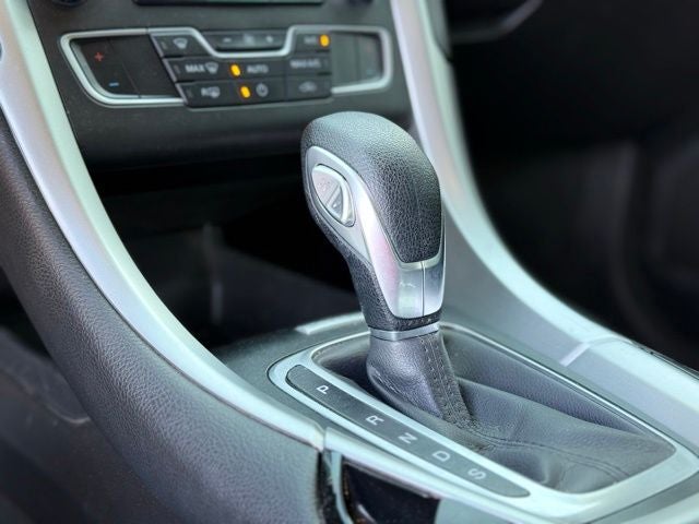 2016 Ford Fusion SE Super clean, Local trade