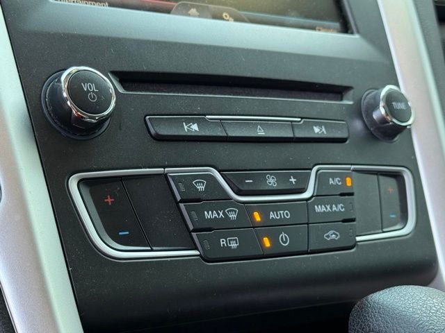 2016 Ford Fusion SE Super clean, Local trade