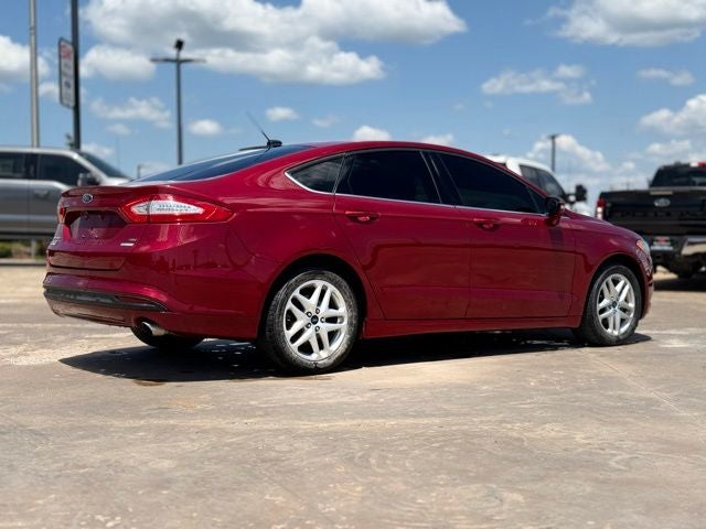 2016 Ford Fusion SE Super clean, Local trade