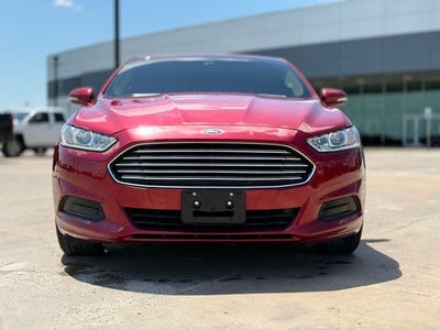 2016 Ford Fusion SE Super clean, Local trade