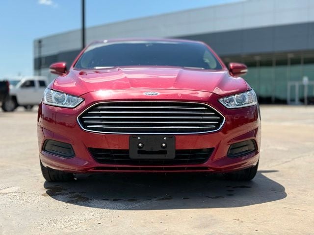 2016 Ford Fusion SE Super clean, Local trade