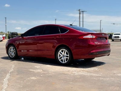 2016 Ford Fusion SE Super clean, Local trade