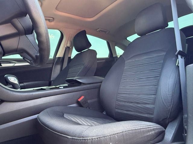 2016 Ford Fusion SE Super clean, Local trade