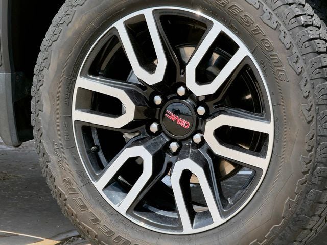 2024 GMC Sierra 1500 AT4 6.2L V8