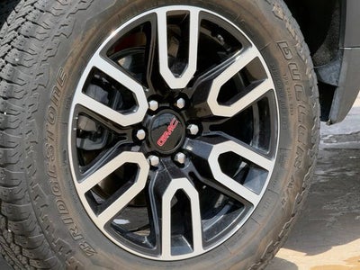 2024 GMC Sierra 1500 AT4 6.2L V8