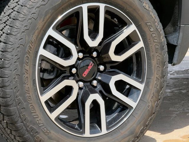 2024 GMC Sierra 1500 AT4 6.2L V8