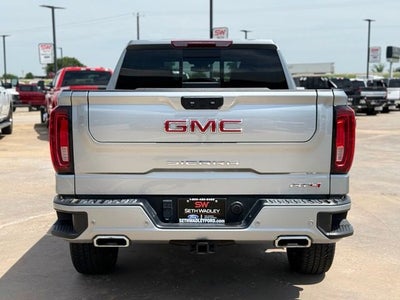 2024 GMC Sierra 1500 AT4 6.2L V8