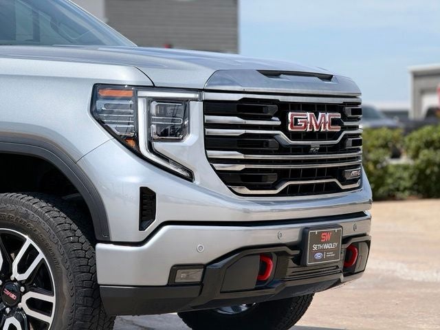 2024 GMC Sierra 1500 AT4 6.2L V8