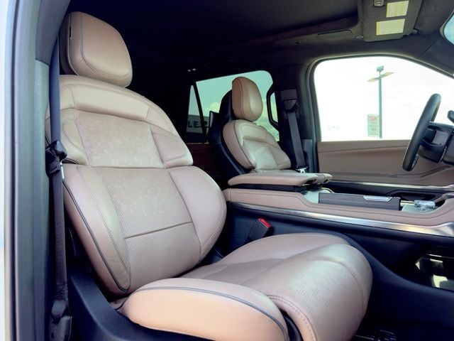 2025 Lincoln Navigator L Black Label