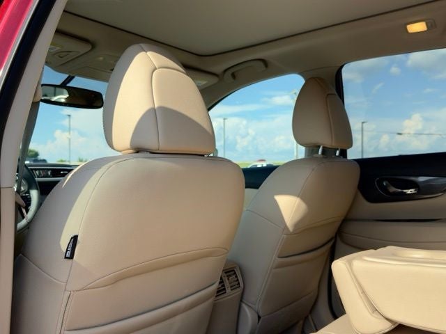 2016 Nissan Rogue SL ONE OWNER | ONLY 12K MILES
