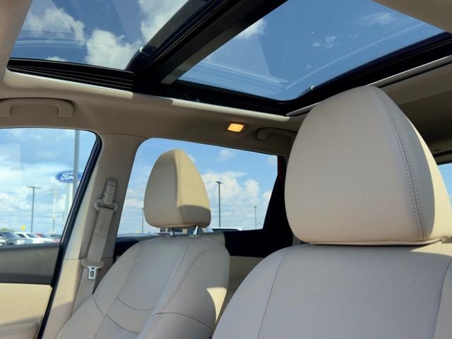 2016 Nissan Rogue SL ONE OWNER | ONLY 12K MILES