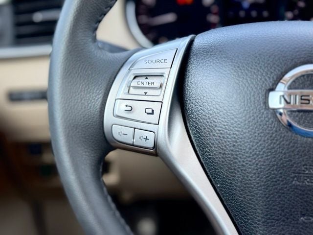 2016 Nissan Rogue SL ONE OWNER | ONLY 12K MILES